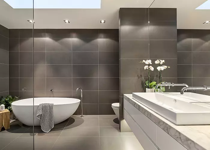 Moderne Bäder und Wohlfühloasen Bad Badwanne Waschbecken Wohlfühloase
